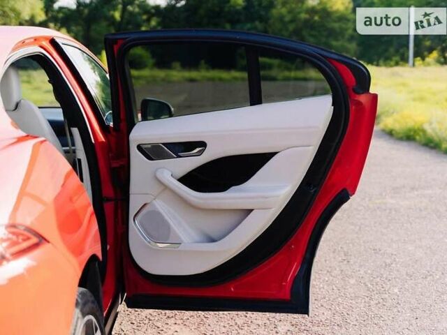 Красный Ягуар I-Pace, объемом двигателя 0 л и пробегом 115 тыс. км за 23200 $, фото 46 на Automoto.ua