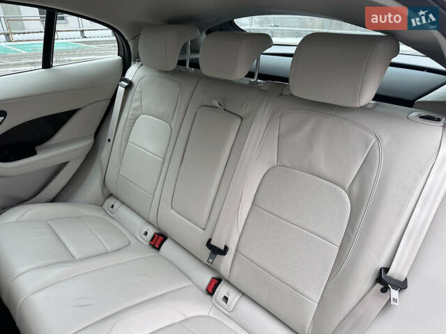 Красный Ягуар I-Pace, объемом двигателя 0 л и пробегом 100 тыс. км за 23900 $, фото 73 на Automoto.ua