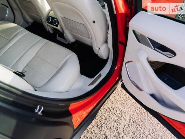 Красный Ягуар I-Pace, объемом двигателя 0 л и пробегом 115 тыс. км за 23200 $, фото 3 на Automoto.ua