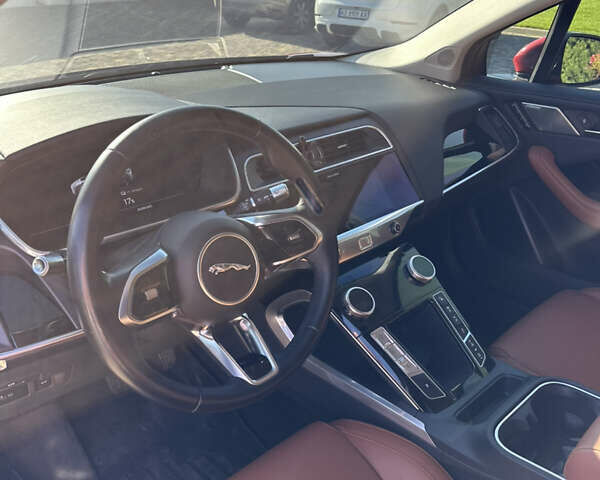 Красный Ягуар I-Pace, объемом двигателя 0 л и пробегом 93 тыс. км за 24000 $, фото 10 на Automoto.ua