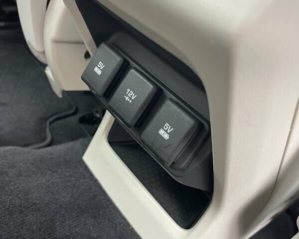 Красный Ягуар I-Pace, объемом двигателя 0 л и пробегом 107 тыс. км за 23500 $, фото 95 на Automoto.ua