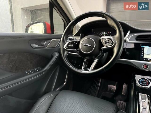 Красный Ягуар I-Pace, объемом двигателя 0 л и пробегом 120 тыс. км за 22990 $, фото 70 на Automoto.ua