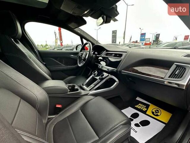 Красный Ягуар I-Pace, объемом двигателя 0 л и пробегом 78 тыс. км за 41000 $, фото 14 на Automoto.ua