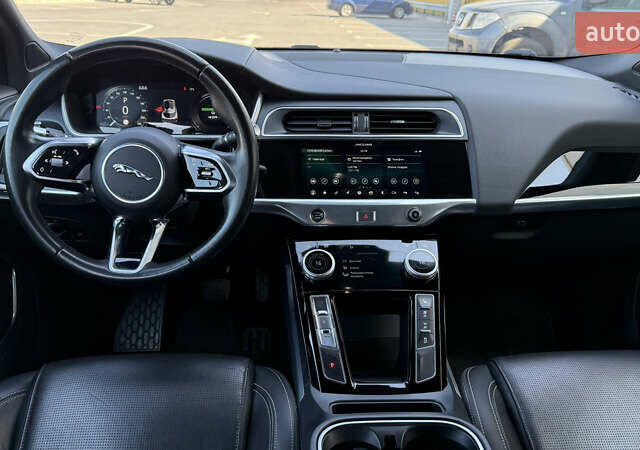 Красный Ягуар I-Pace, объемом двигателя 0 л и пробегом 101 тыс. км за 28900 $, фото 71 на Automoto.ua