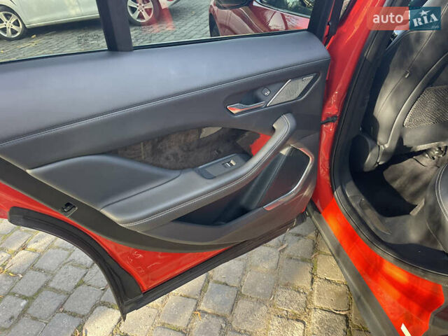 Ягуар I-Pace 2018 в Черновцах на Automoto.ua Красный Ягуар I-Pace, объемом двигателя 0 л и пробегом 40 тыс. км за 28000 $, фото 20 на Automoto.ua