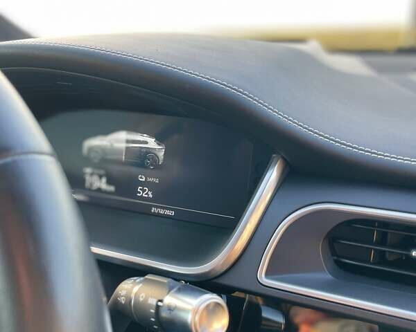 Красный Ягуар I-Pace, объемом двигателя 0 л и пробегом 101 тыс. км за 30500 $, фото 21 на Automoto.ua