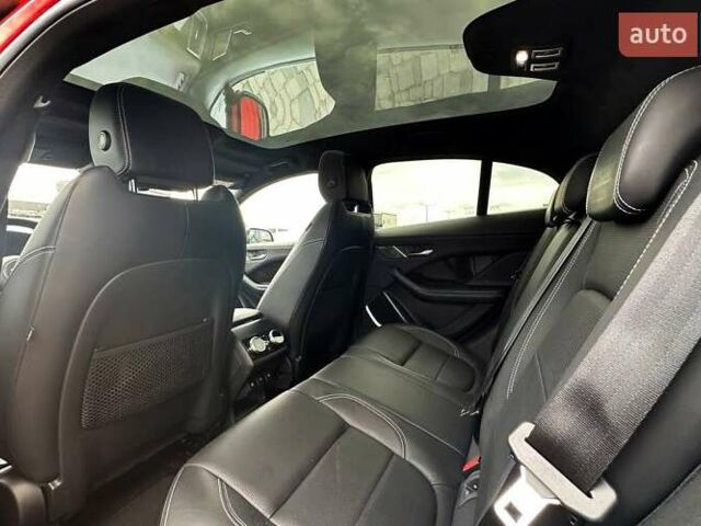 Красный Ягуар I-Pace, объемом двигателя 0 л и пробегом 78 тыс. км за 41000 $, фото 16 на Automoto.ua