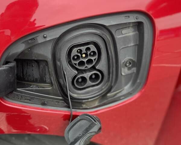 Красный Ягуар I-Pace, объемом двигателя 0 л и пробегом 107 тыс. км за 23500 $, фото 71 на Automoto.ua