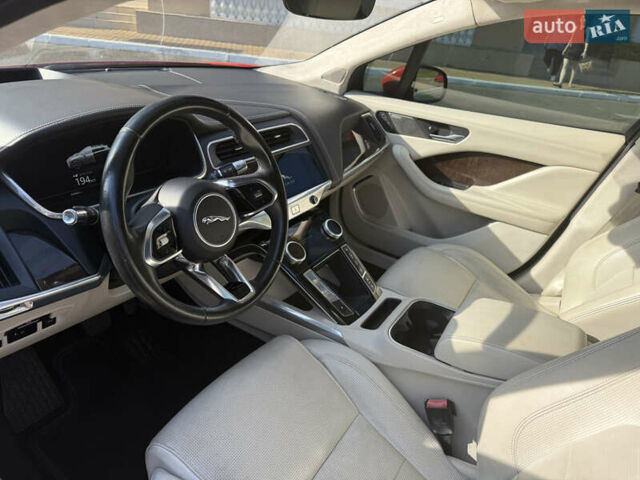Красный Ягуар I-Pace, объемом двигателя 0 л и пробегом 45 тыс. км за 27770 $, фото 1 на Automoto.ua