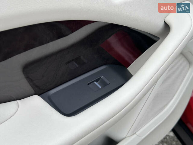 Красный Ягуар I-Pace, объемом двигателя 0 л и пробегом 100 тыс. км за 23900 $, фото 77 на Automoto.ua