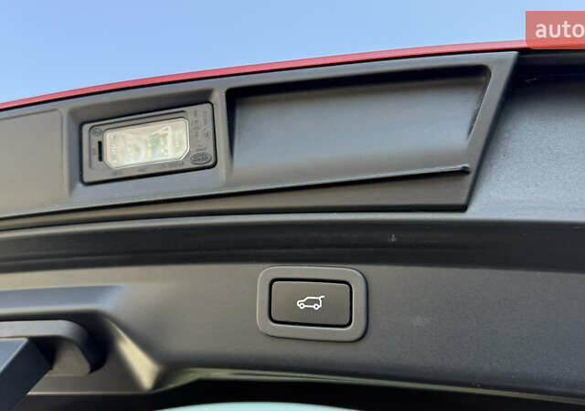 Красный Ягуар I-Pace, объемом двигателя 0 л и пробегом 101 тыс. км за 28900 $, фото 52 на Automoto.ua