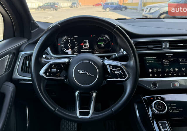 Красный Ягуар I-Pace, объемом двигателя 0 л и пробегом 101 тыс. км за 28900 $, фото 72 на Automoto.ua