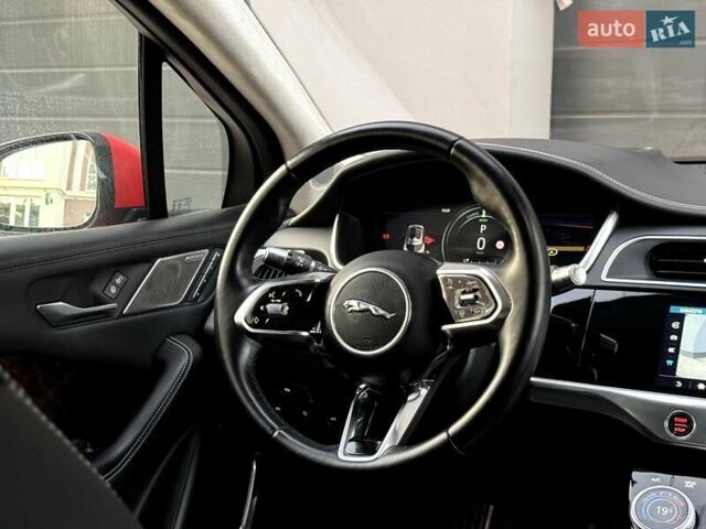 Красный Ягуар I-Pace, объемом двигателя 0 л и пробегом 120 тыс. км за 22990 $, фото 78 на Automoto.ua