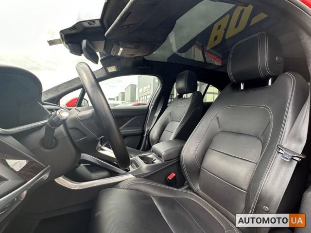 Красный Ягуар I-Pace, объемом двигателя 90 л и пробегом 78 тыс. км за 45000 $, фото 9 на Automoto.ua
