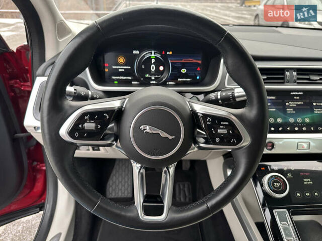 Красный Ягуар I-Pace, объемом двигателя 0 л и пробегом 100 тыс. км за 23900 $, фото 41 на Automoto.ua