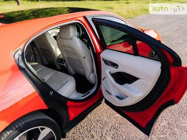 Красный Ягуар I-Pace, объемом двигателя 0 л и пробегом 115 тыс. км за 23200 $, фото 11 на Automoto.ua