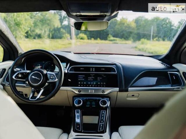 Красный Ягуар I-Pace, объемом двигателя 0 л и пробегом 115 тыс. км за 23200 $, фото 58 на Automoto.ua