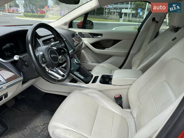 Красный Ягуар I-Pace, объемом двигателя 0 л и пробегом 45 тыс. км за 27770 $, фото 26 на Automoto.ua