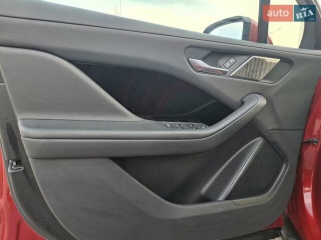 Красный Ягуар I-Pace, объемом двигателя 0 л и пробегом 91 тыс. км за 26000 $, фото 14 на Automoto.ua