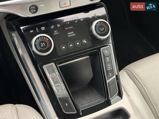 Красный Ягуар I-Pace, объемом двигателя 0 л и пробегом 100 тыс. км за 23900 $, фото 50 на Automoto.ua