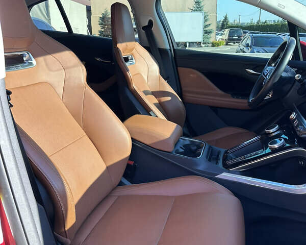 Красный Ягуар I-Pace, объемом двигателя 0 л и пробегом 93 тыс. км за 24000 $, фото 17 на Automoto.ua