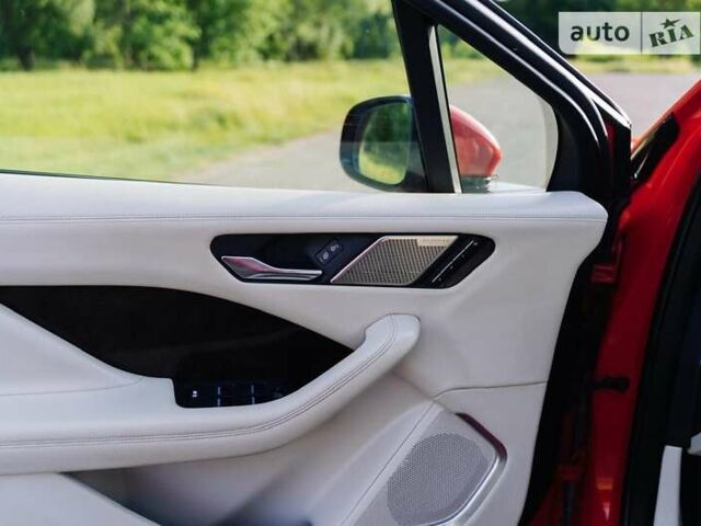 Красный Ягуар I-Pace, объемом двигателя 0 л и пробегом 115 тыс. км за 23200 $, фото 17 на Automoto.ua