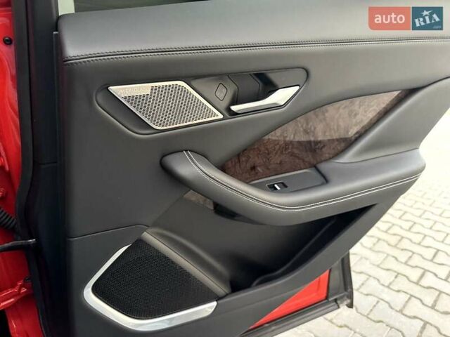 Красный Ягуар I-Pace, объемом двигателя 0 л и пробегом 120 тыс. км за 22990 $, фото 67 на Automoto.ua
