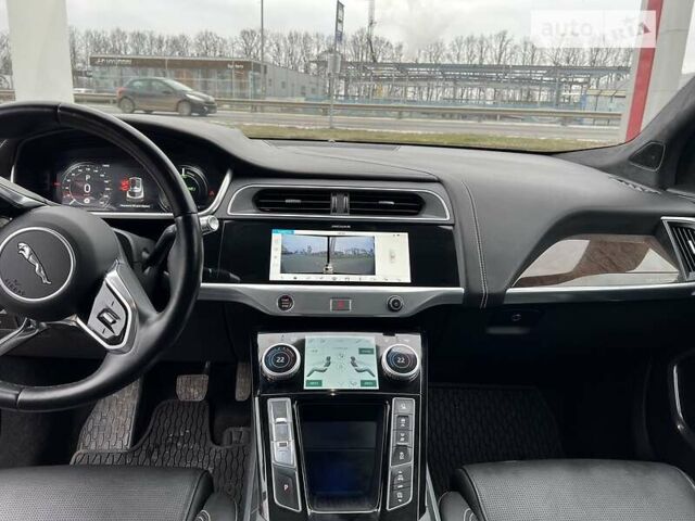 Красный Ягуар I-Pace, объемом двигателя 0 л и пробегом 34 тыс. км за 45500 $, фото 25 на Automoto.ua