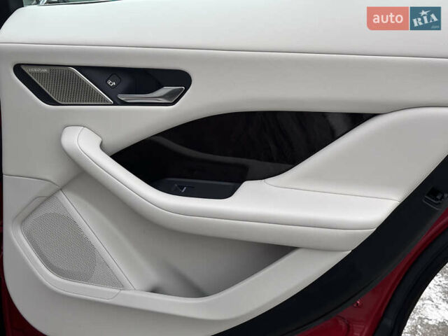 Красный Ягуар I-Pace, объемом двигателя 0 л и пробегом 100 тыс. км за 23900 $, фото 79 на Automoto.ua