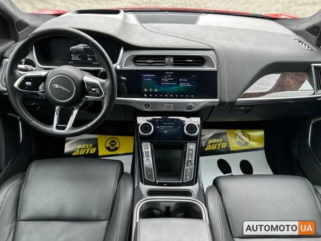 Красный Ягуар I-Pace, объемом двигателя 90 л и пробегом 78 тыс. км за 45000 $, фото 12 на Automoto.ua