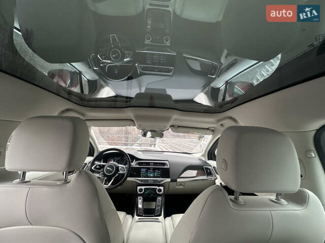 Красный Ягуар I-Pace, объемом двигателя 0 л и пробегом 100 тыс. км за 23900 $, фото 89 на Automoto.ua