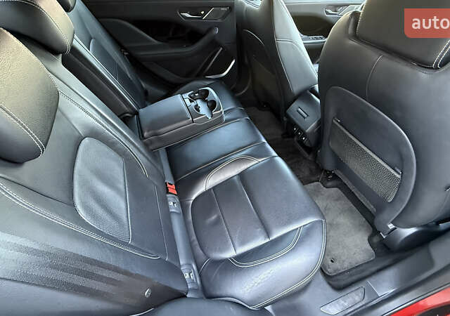 Красный Ягуар I-Pace, объемом двигателя 0 л и пробегом 101 тыс. км за 28900 $, фото 58 на Automoto.ua