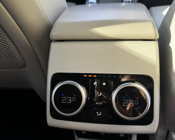 Красный Ягуар I-Pace, объемом двигателя 0 л и пробегом 125 тыс. км за 25500 $, фото 8 на Automoto.ua