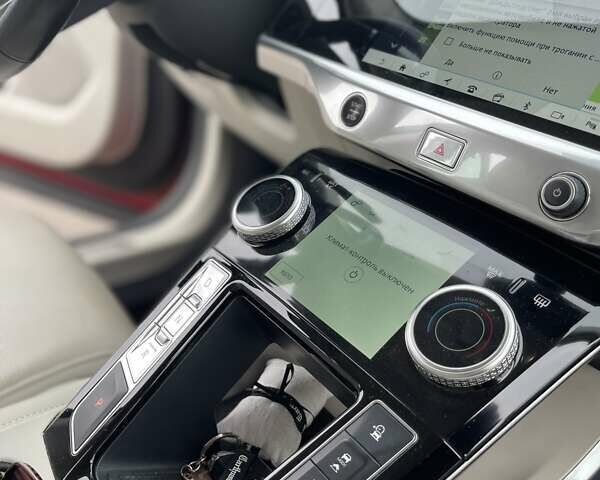 Красный Ягуар I-Pace, объемом двигателя 0 л и пробегом 107 тыс. км за 23500 $, фото 107 на Automoto.ua