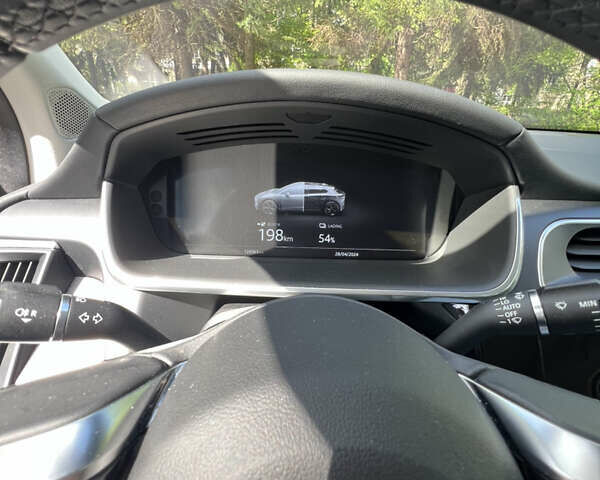 Красный Ягуар I-Pace, объемом двигателя 0 л и пробегом 128 тыс. км за 20000 $, фото 9 на Automoto.ua