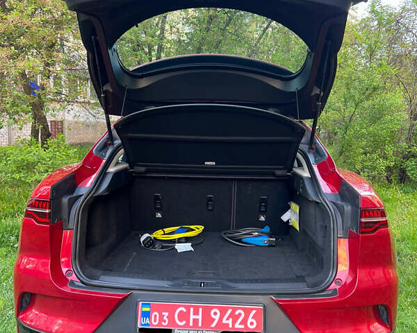 Красный Ягуар I-Pace, объемом двигателя 0 л и пробегом 128 тыс. км за 20000 $, фото 8 на Automoto.ua