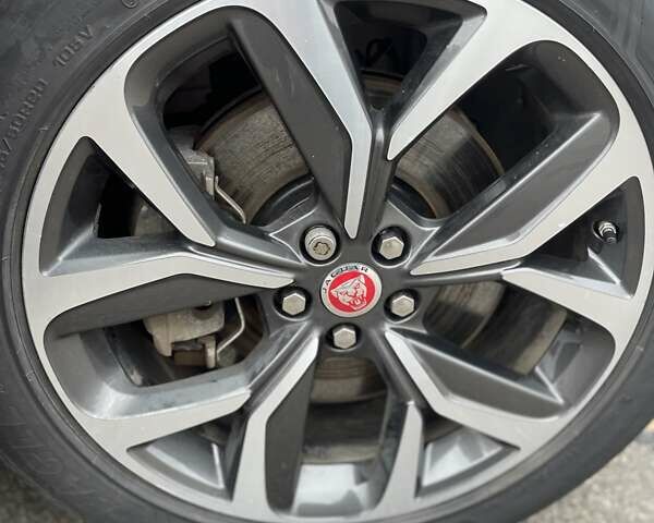 Красный Ягуар I-Pace, объемом двигателя 0 л и пробегом 107 тыс. км за 23500 $, фото 69 на Automoto.ua