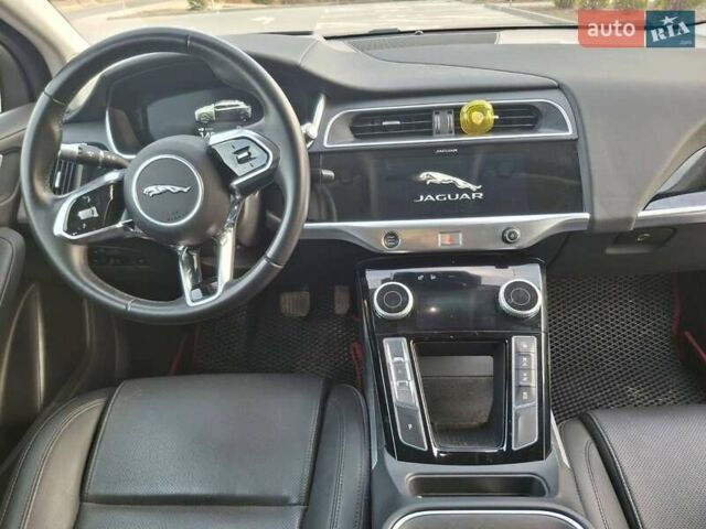 Красный Ягуар I-Pace, объемом двигателя 0 л и пробегом 91 тыс. км за 26000 $, фото 10 на Automoto.ua