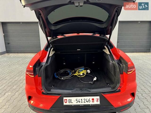 Красный Ягуар I-Pace, объемом двигателя 0 л и пробегом 120 тыс. км за 22990 $, фото 53 на Automoto.ua