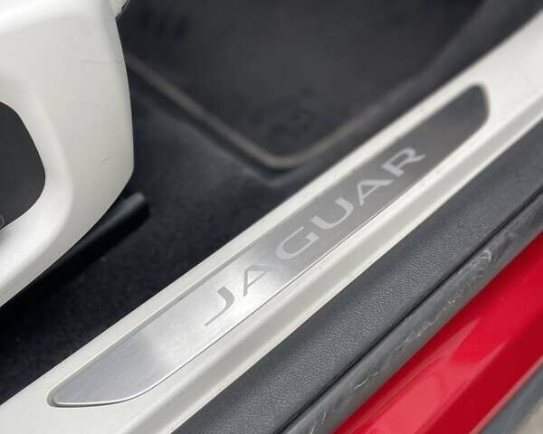 Красный Ягуар I-Pace, объемом двигателя 0 л и пробегом 107 тыс. км за 23500 $, фото 110 на Automoto.ua