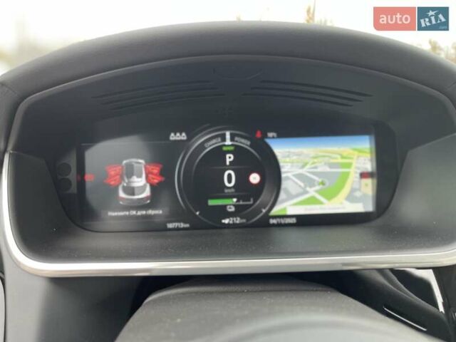 Красный Ягуар I-Pace, объемом двигателя 0 л и пробегом 107 тыс. км за 23500 $, фото 123 на Automoto.ua