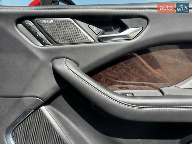 Красный Ягуар I-Pace, объемом двигателя 0 л и пробегом 123 тыс. км за 30000 $, фото 10 на Automoto.ua