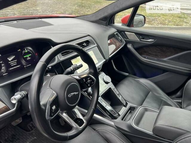 Красный Ягуар I-Pace, объемом двигателя 0 л и пробегом 34 тыс. км за 45500 $, фото 11 на Automoto.ua
