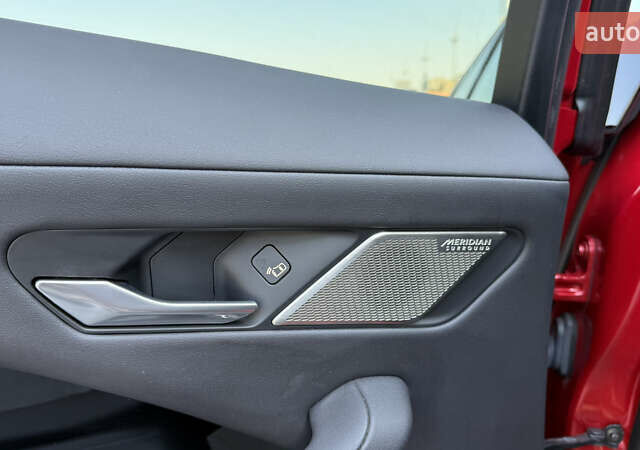 Красный Ягуар I-Pace, объемом двигателя 0 л и пробегом 101 тыс. км за 28900 $, фото 43 на Automoto.ua