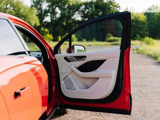 Красный Ягуар I-Pace, объемом двигателя 0 л и пробегом 115 тыс. км за 23200 $, фото 35 на Automoto.ua