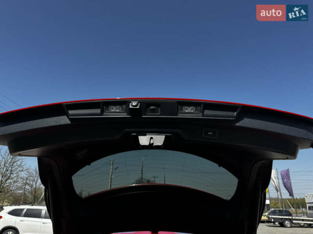 Красный Ягуар I-Pace, объемом двигателя 0 л и пробегом 123 тыс. км за 30000 $, фото 12 на Automoto.ua