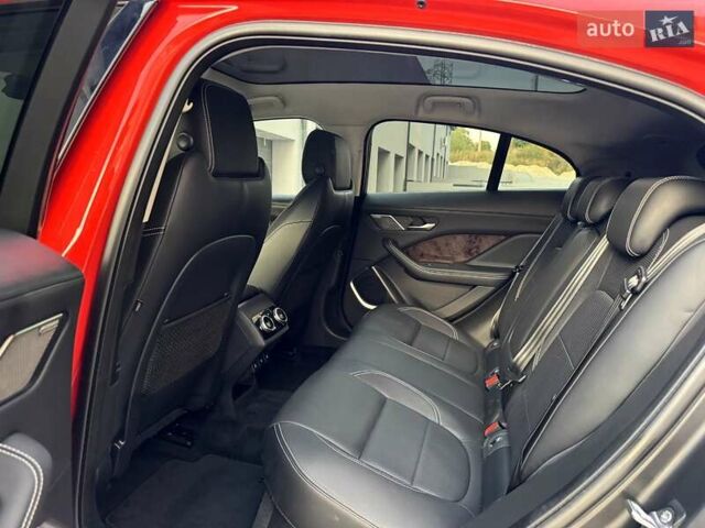Красный Ягуар I-Pace, объемом двигателя 0 л и пробегом 120 тыс. км за 22990 $, фото 58 на Automoto.ua