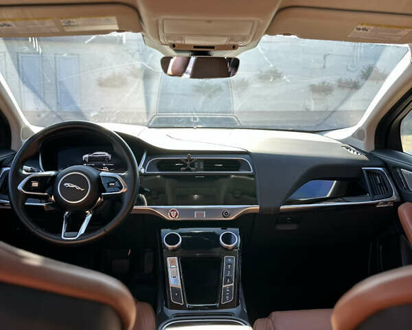 Красный Ягуар I-Pace, объемом двигателя 0 л и пробегом 93 тыс. км за 24000 $, фото 15 на Automoto.ua
