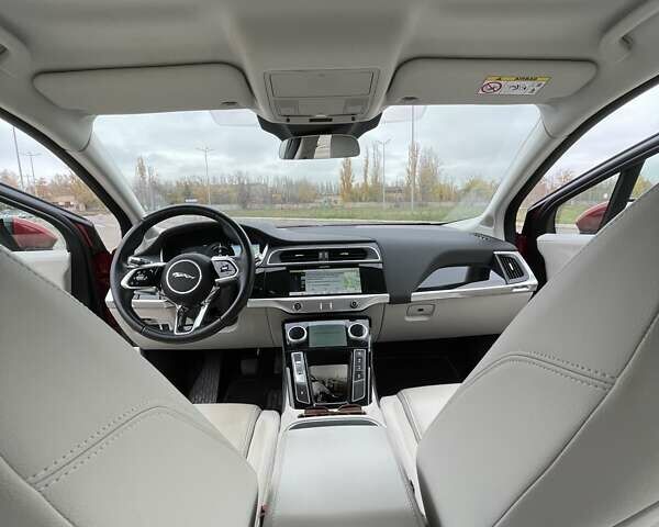 Красный Ягуар I-Pace, объемом двигателя 0 л и пробегом 107 тыс. км за 23500 $, фото 116 на Automoto.ua