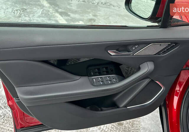 Красный Ягуар I-Pace, объемом двигателя 0 л и пробегом 95 тыс. км за 29000 $, фото 21 на Automoto.ua